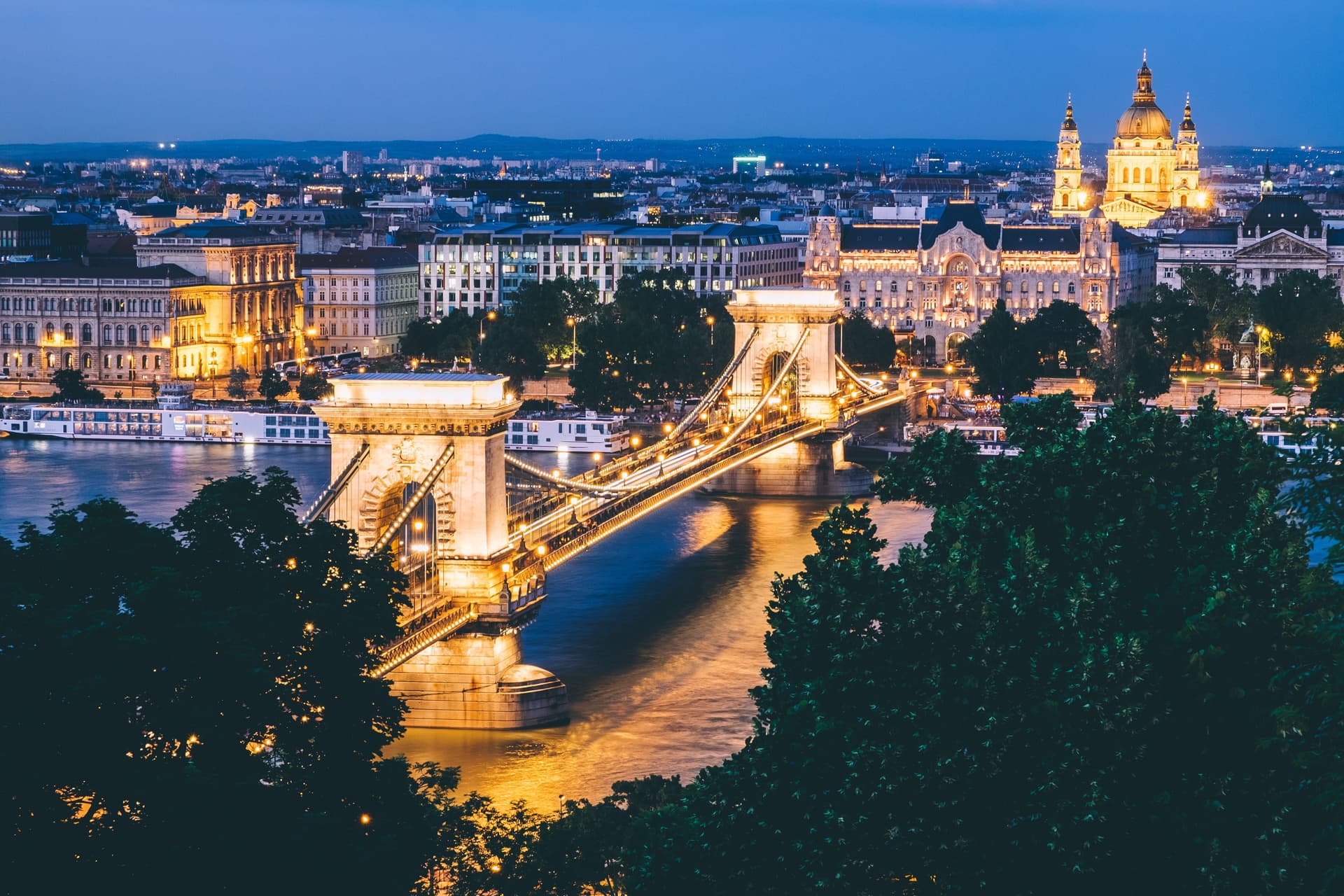 Széchenyi Chain Bridge, Budapest