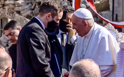 Tristan Azbej met Pope Francis in Mosul
