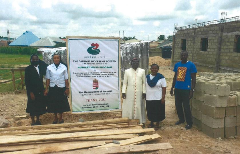 Pénzügyi támogatást nyújt a kormány az üldözött nigériai keresztényeknek